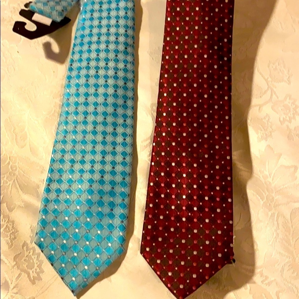 NEW / Ferrecci  / Ties 2Pc